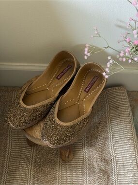Gold Beaded Women's Flats - punjabi jutti